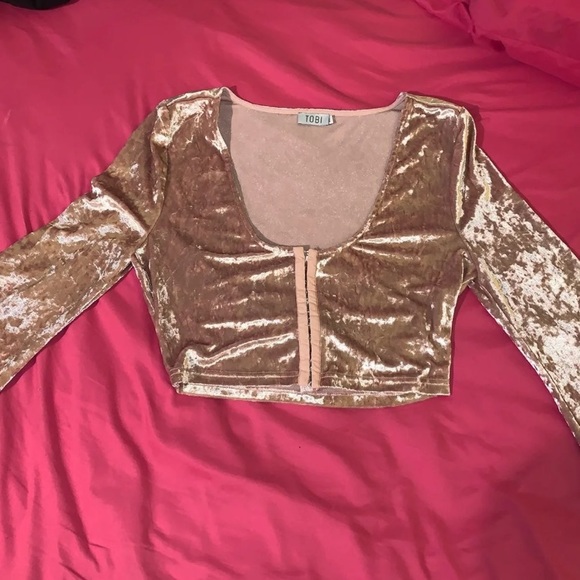 TOBI Velvet Flared Sleeve Clasped Crop Top - Picture 2 of 5